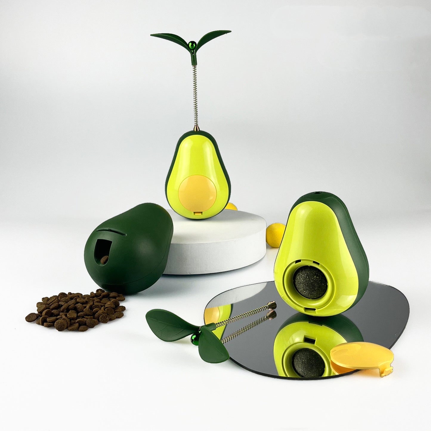 Multifunctional Food Leakage Toy Tumbler Avocado Cat Toy